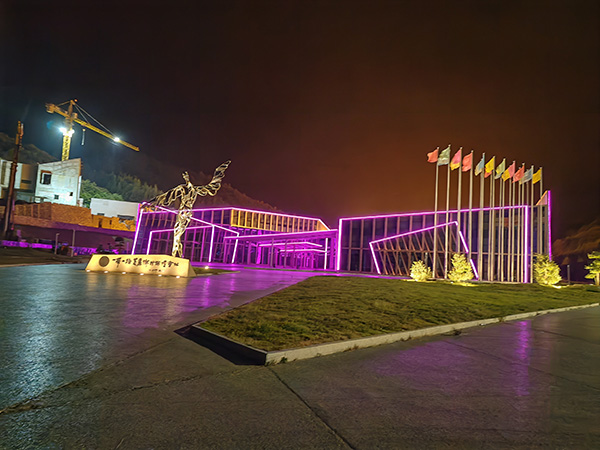 城市亮化是现代城市建设的重要组成部分，它不仅可以美化城市的夜景，还能提升城市的整体形象。随着科技的不断进步，城市亮化也得到了更多的关注和创新。本文将介绍一些关于城市亮化的创意和技术，帮助读者了解海原城市亮化的重要性以及如何进行海原城市亮化的规划和实施。